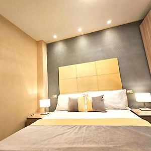 Astoria Supreme - Modern Boutique Suites